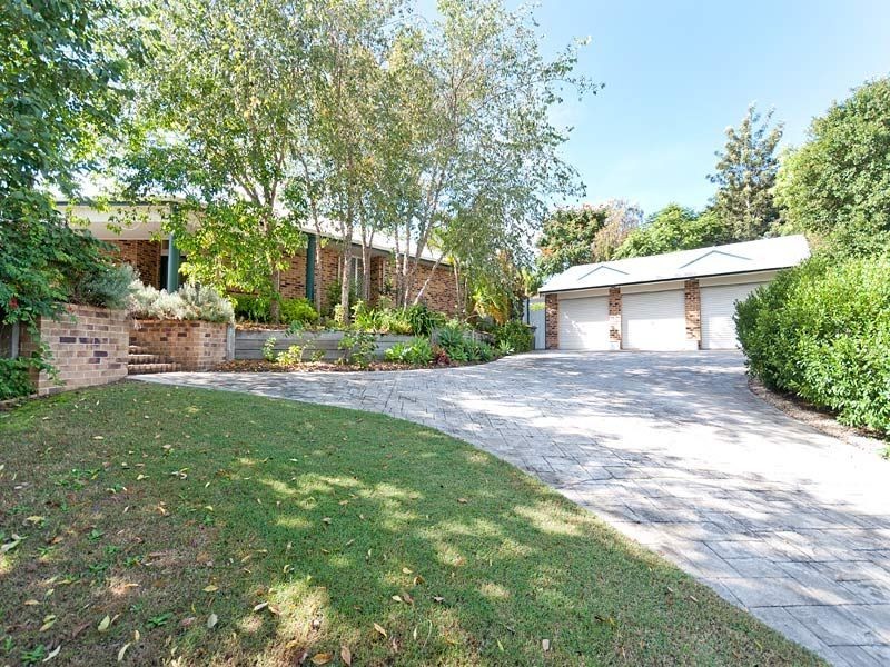 152 Pioneer Crescent, Bellbowrie QLD 4070