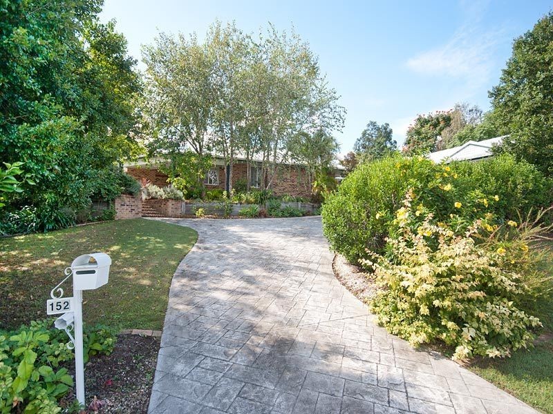 152 Pioneer Crescent, Bellbowrie QLD 4070