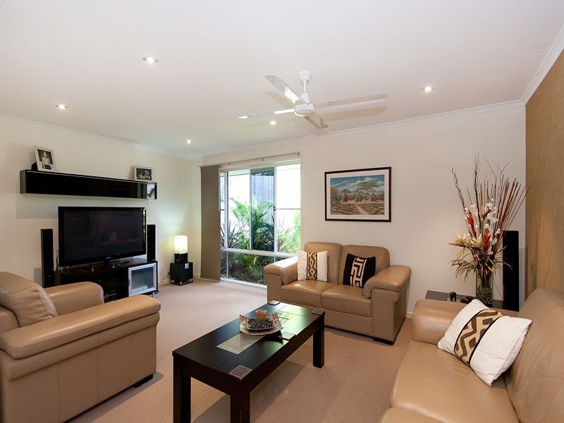 49 Westaway Crescent, Bellbowrie QLD 4070