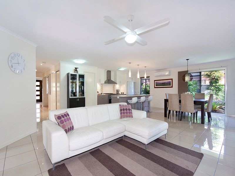 49 Westaway Crescent, Bellbowrie QLD 4070