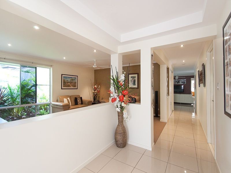 49 Westaway Crescent, Bellbowrie QLD 4070