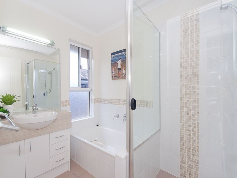 49 Westaway Crescent, Bellbowrie QLD 4070