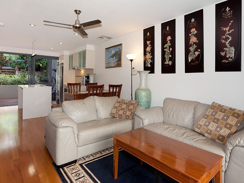 63A Douglas Street, St Lucia QLD 4067
