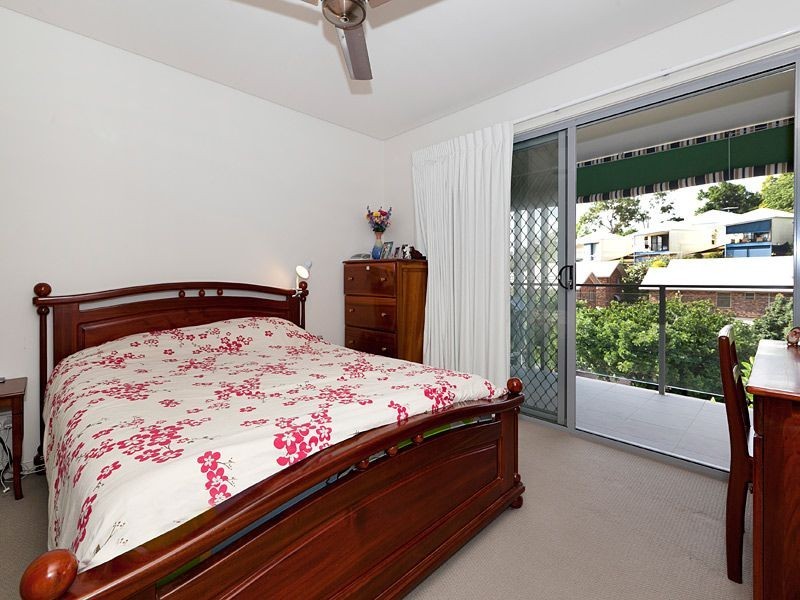 63A Douglas Street, St Lucia QLD 4067