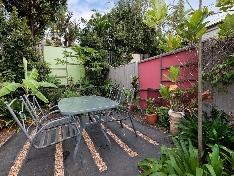 63A Douglas Street, St Lucia QLD 4067