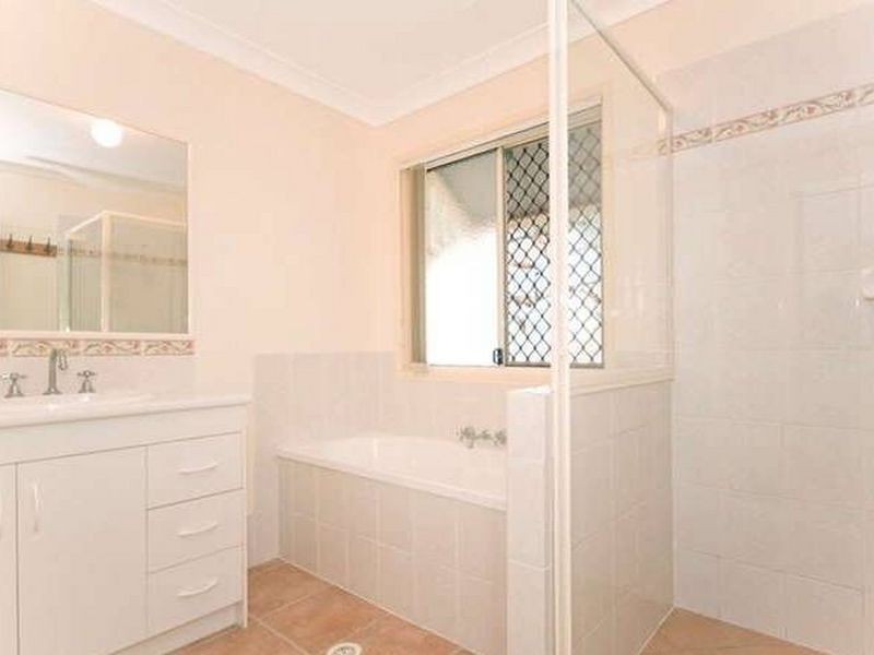 19 Greenwood Close, Moggill QLD 4070