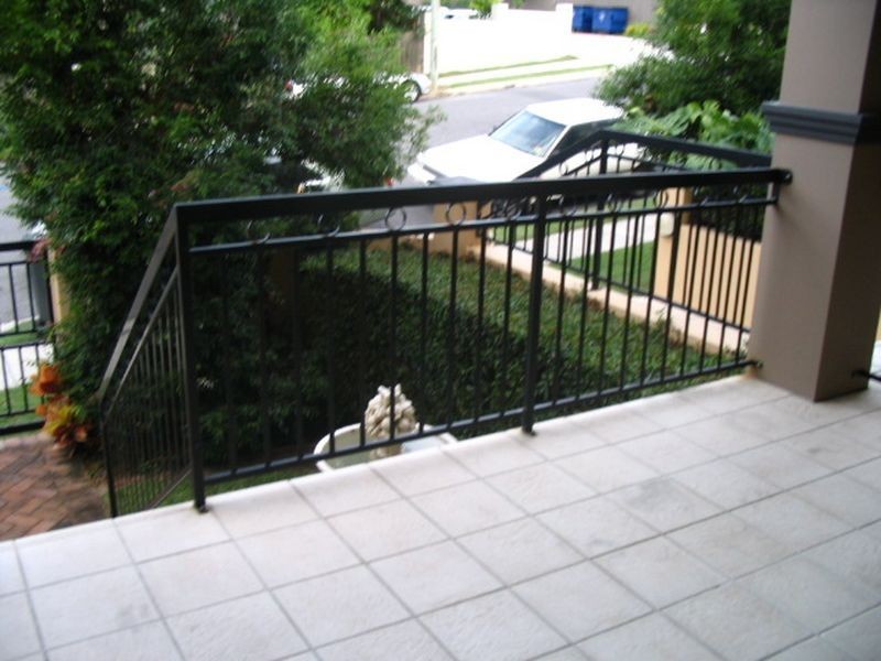 1/29 Holland Street, Toowong QLD 4066