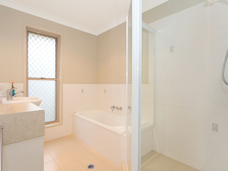 11 Zoe Place, Moggill QLD 4070