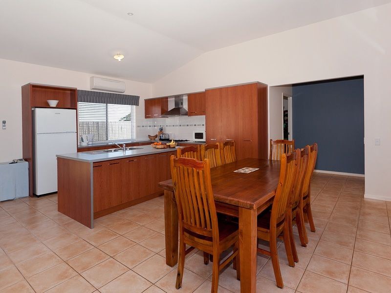 17 Silky Oak Avenue, Moggill QLD 4070