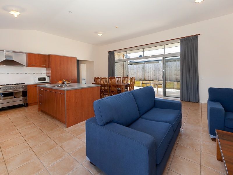 17 Silky Oak Avenue, Moggill QLD 4070