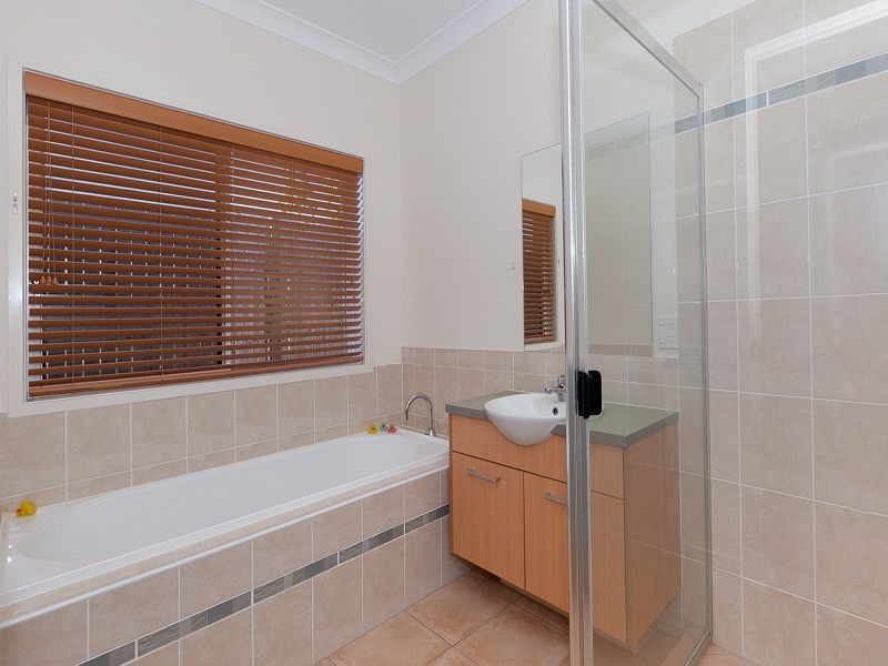 17 Silky Oak Avenue, Moggill QLD 4070