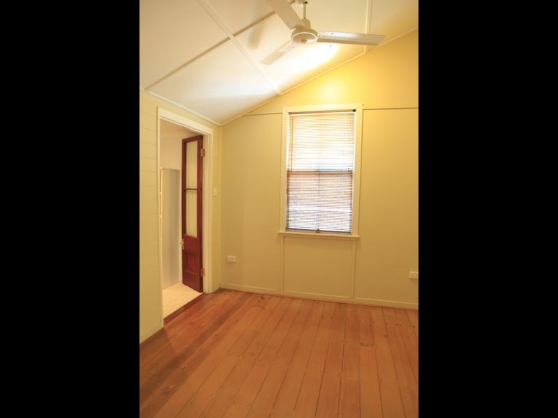 24 Morehead Street, South Townsville QLD 4810