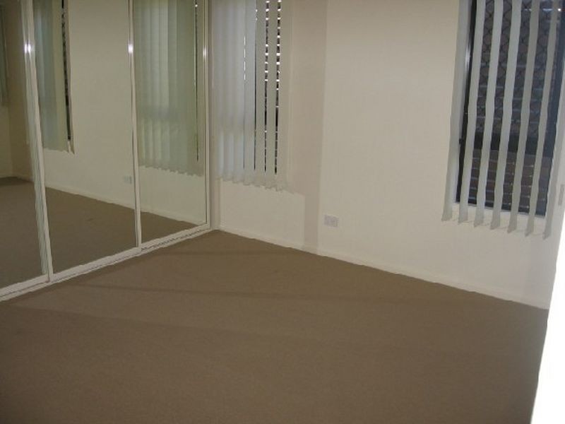 2/59 Woodstock Road, Toowong QLD 4066