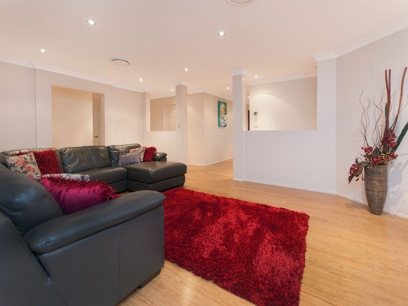 16 Brentwood Place, Moggill QLD 4070