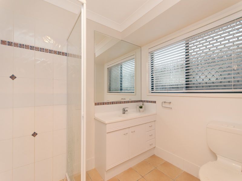 16 Brentwood Place, Moggill QLD 4070