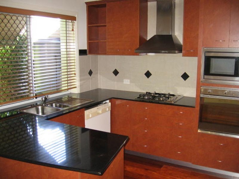 5 Kensington Terrace, Toowong QLD 4066