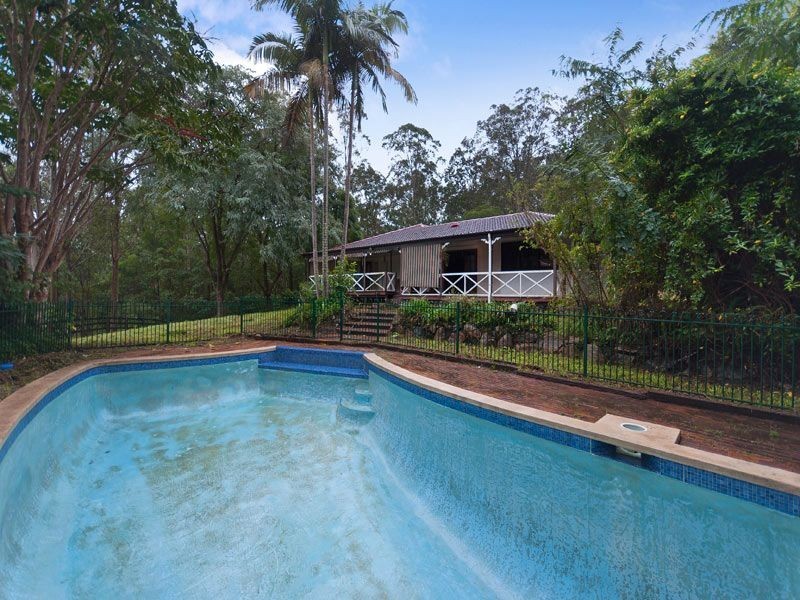 195 Gold Creek Road, Brookfield QLD 4069