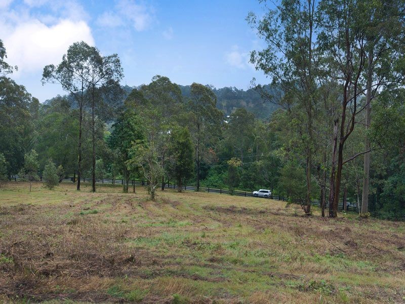 195 Gold Creek Road, Brookfield QLD 4069