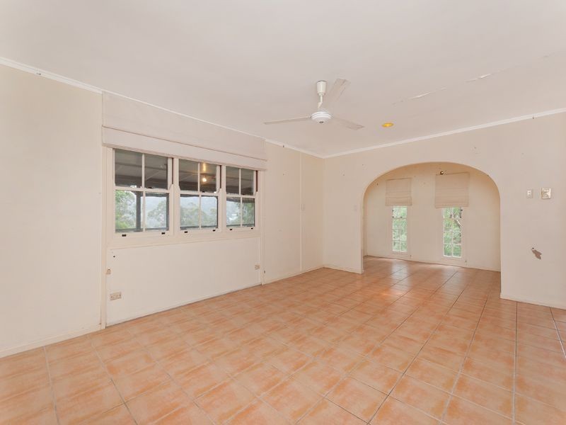 195 Gold Creek Road, Brookfield QLD 4069