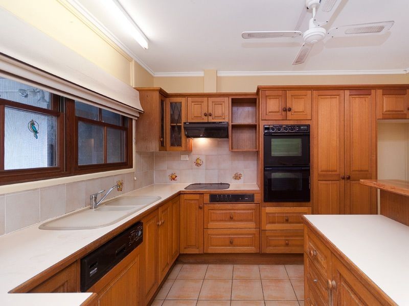 195 Gold Creek Road, Brookfield QLD 4069