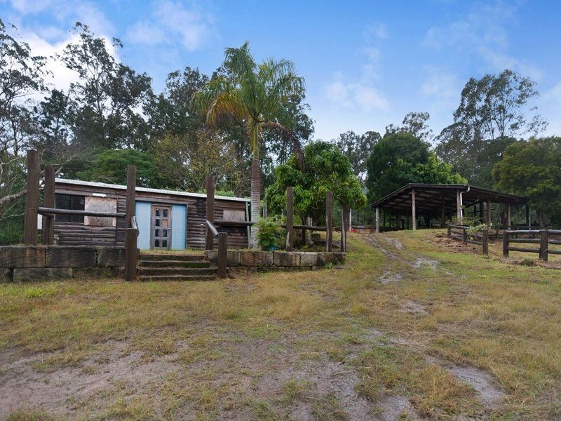 195 Gold Creek Road, Brookfield QLD 4069