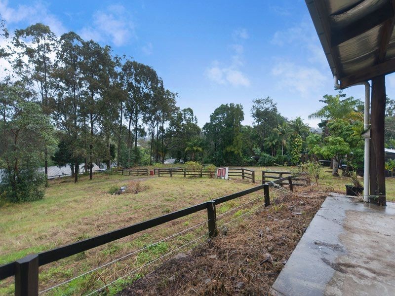 195 Gold Creek Road, Brookfield QLD 4069