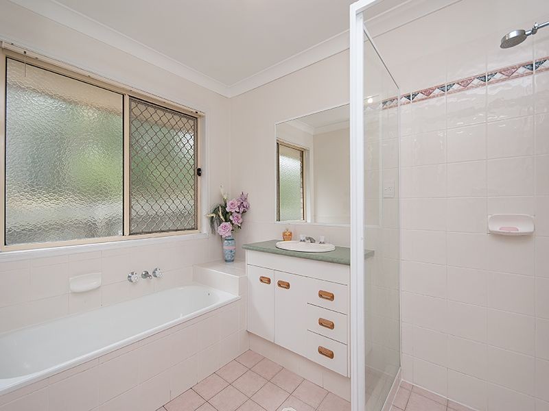 44 Dougy Place, Bellbowrie QLD 4070