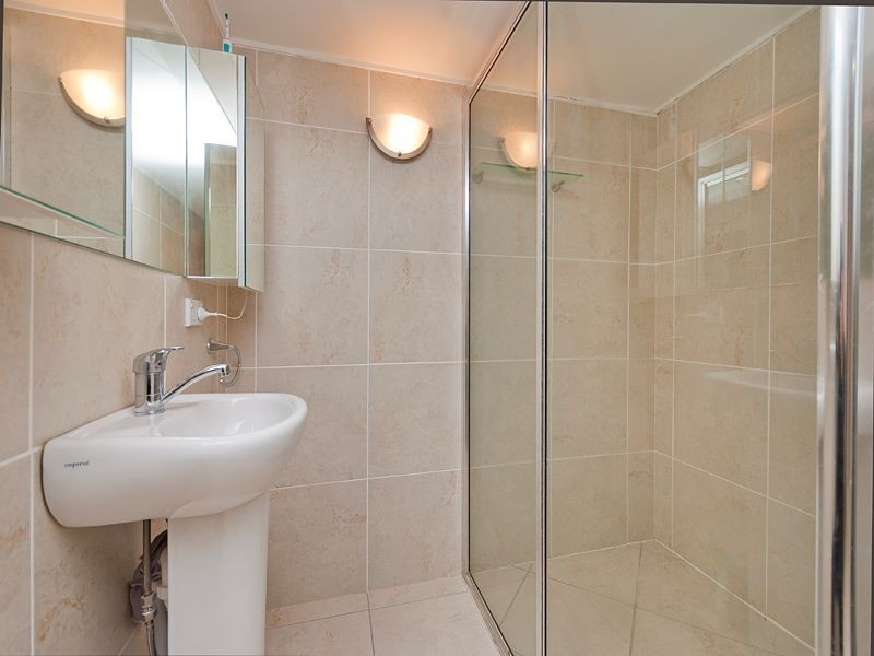 11A/32 Swann Road, Taringa QLD 4068