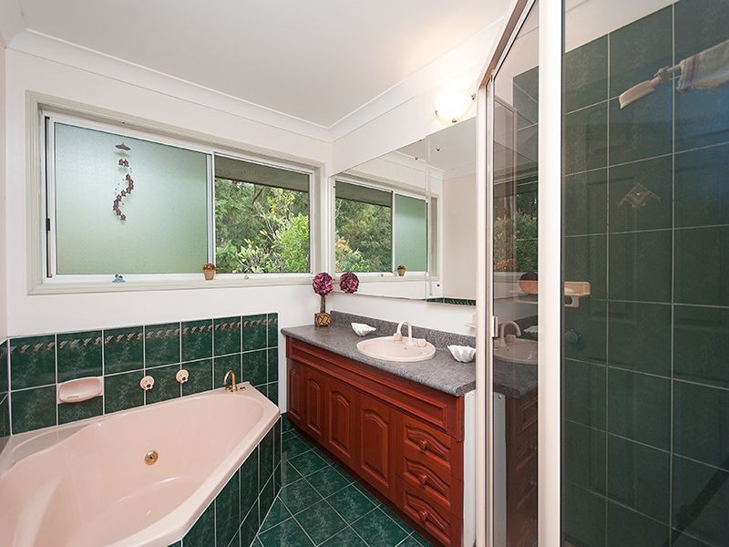 31 Pine County Place, Bellbowrie QLD 4070
