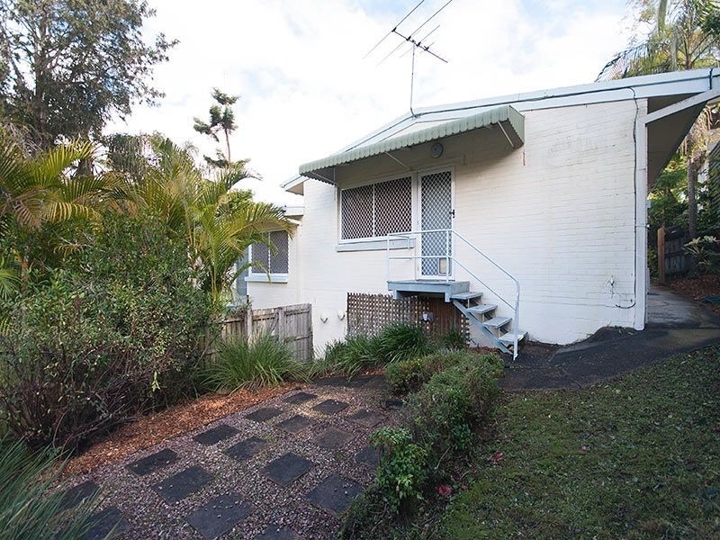 2/16 Darvall Street, Taringa QLD 4068