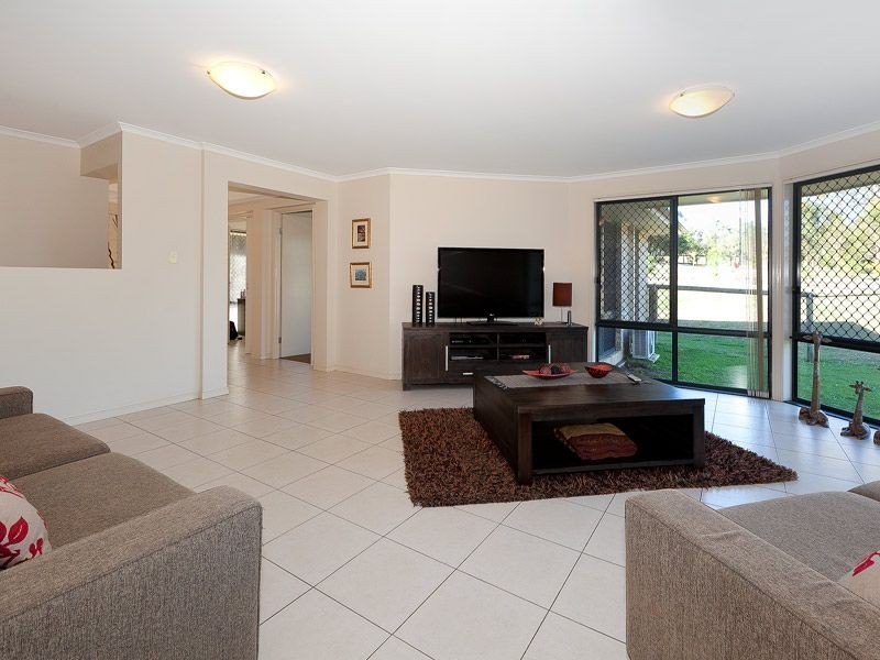 16 Krystyna Court, Karalee QLD 4306