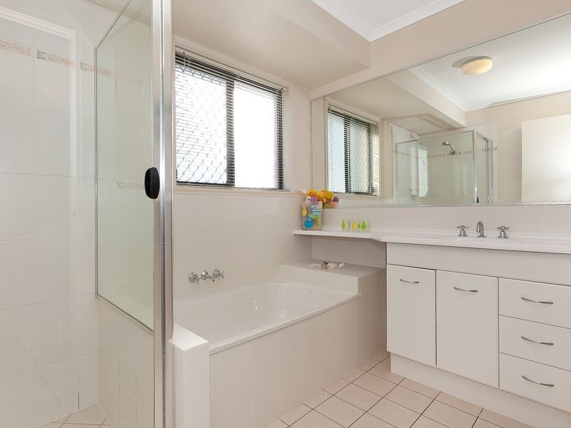 16 Krystyna Court, Karalee QLD 4306