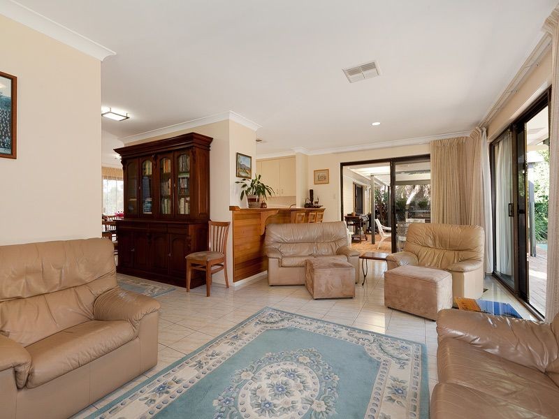 29 Pandian Crescent, Bellbowrie QLD 4070