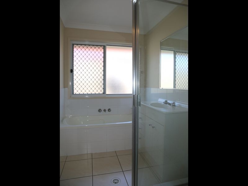 3 Eucalypt Place, Anstead QLD 4070