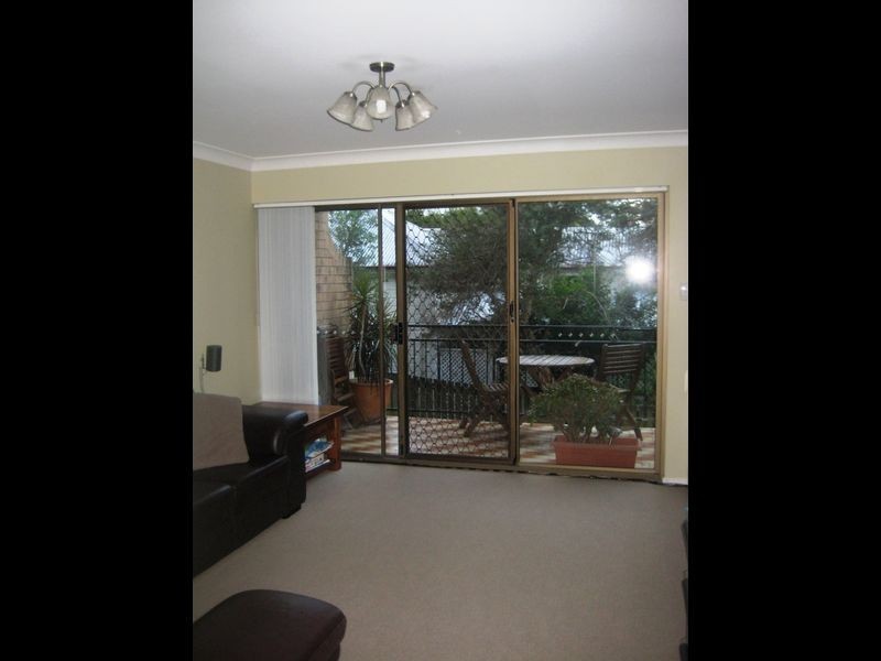 2/11 Lucinda Street, Taringa QLD 4068