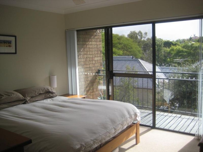 2/11 Lucinda Street, Taringa QLD 4068