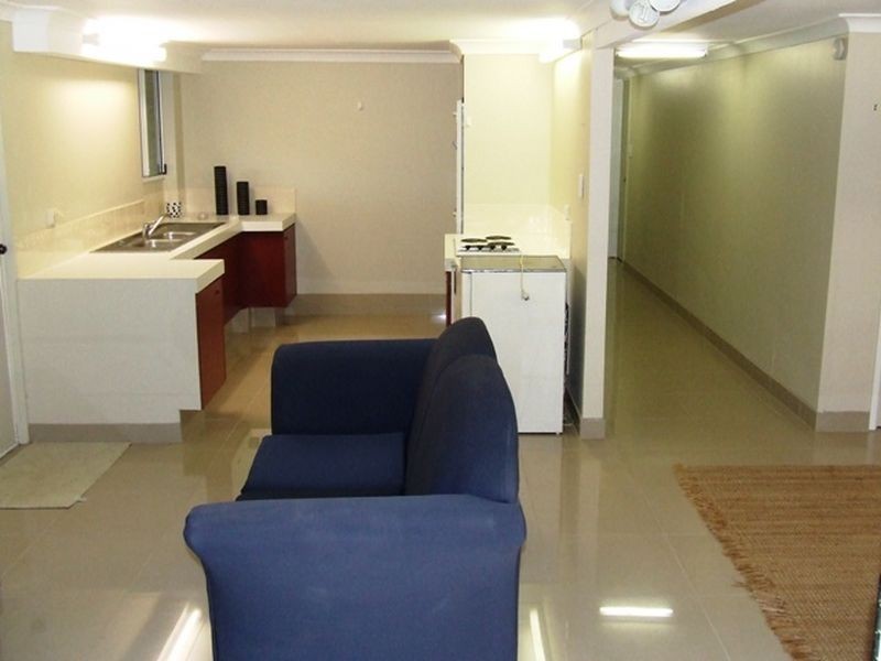 6 Neptune Street, Chapel Hill QLD 4069