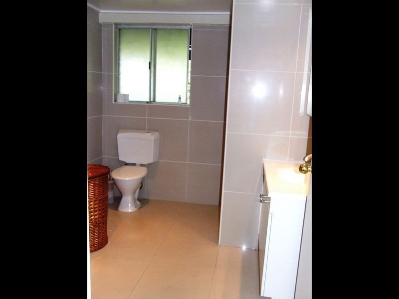 6 Neptune Street, Chapel Hill QLD 4069