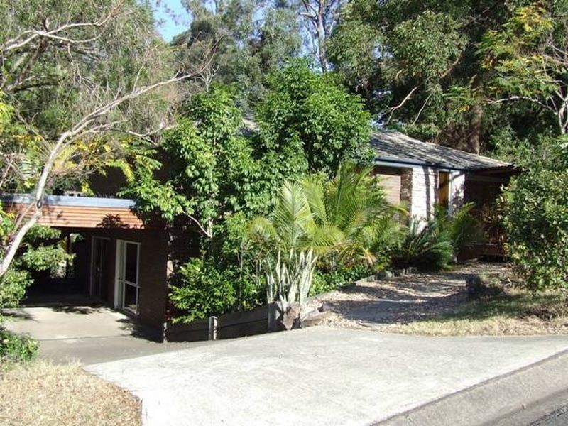 6 Neptune Street, Chapel Hill QLD 4069