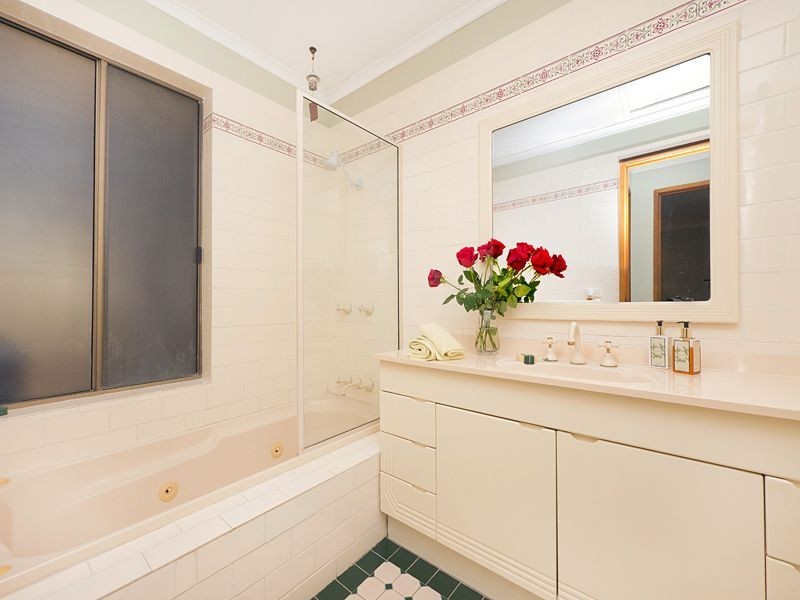 11 Marlock Street, Bellbowrie QLD 4070