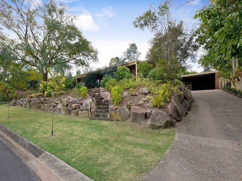 11 Marlock Street, Bellbowrie QLD 4070