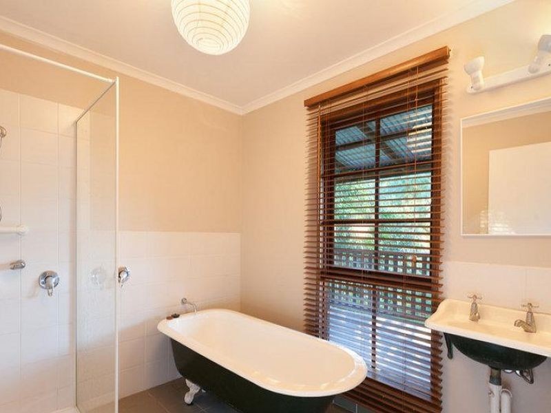 86 Lather Road, Bellbowrie QLD 4070