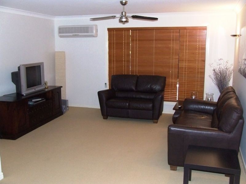 26 Oldfield Place, Brookfield QLD 4069