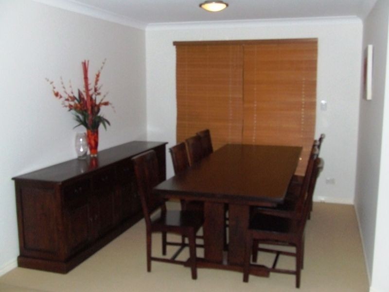 26 Oldfield Place, Brookfield QLD 4069