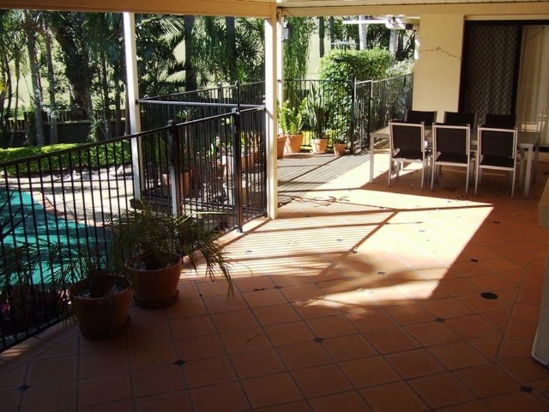 26 Oldfield Place, Brookfield QLD 4069