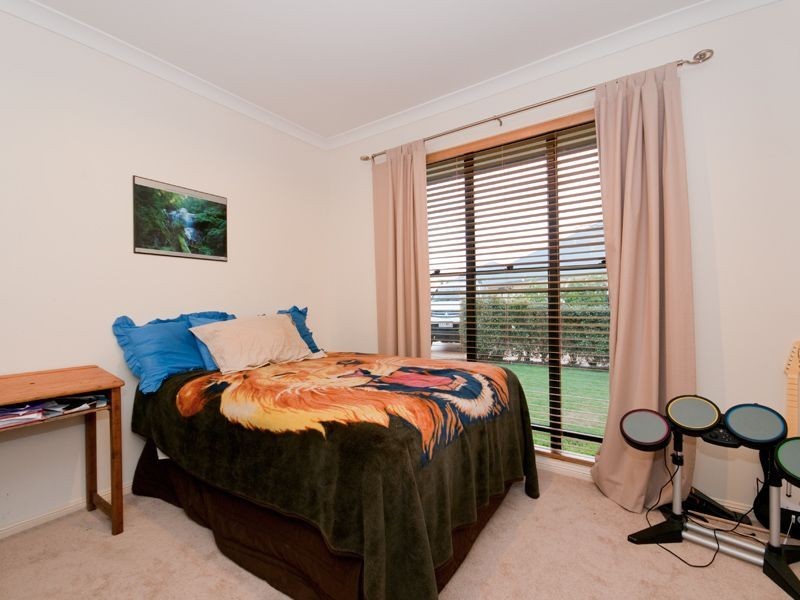 31 Lancaster Court, Moggill QLD 4070
