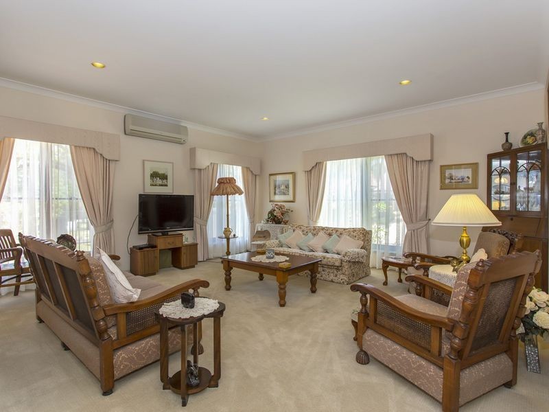 7 Drysdale Crescent, Brookfield QLD 4069