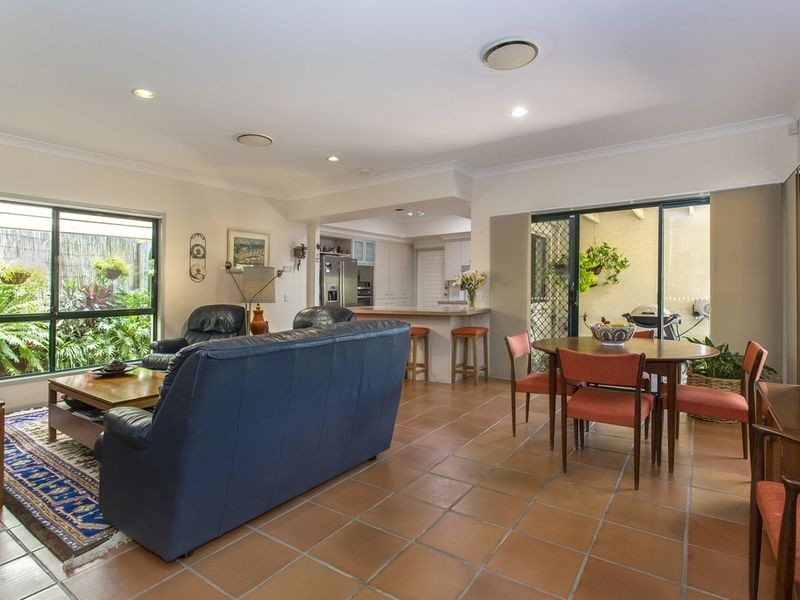 7 Drysdale Crescent, Brookfield QLD 4069