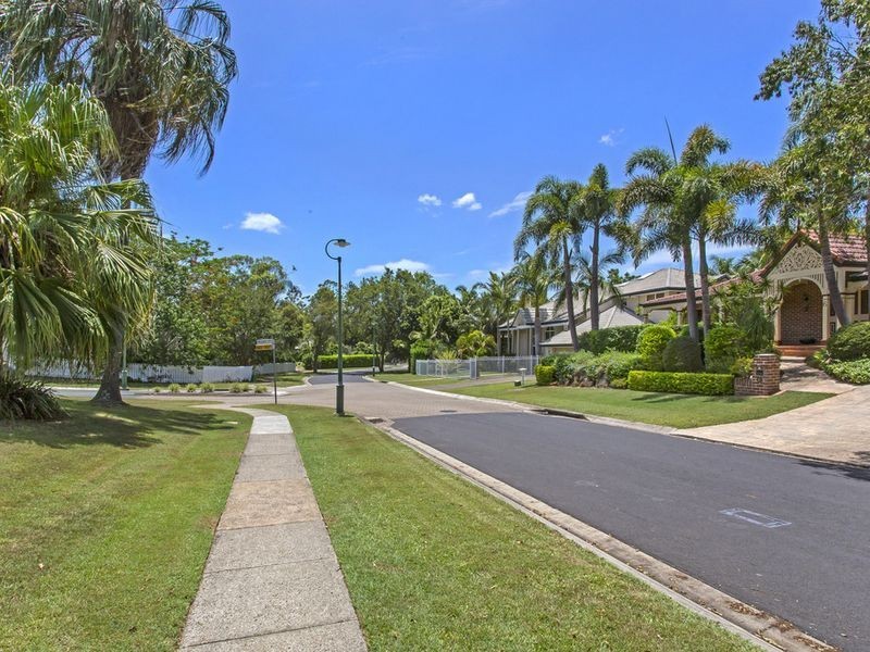 7 Drysdale Crescent, Brookfield QLD 4069