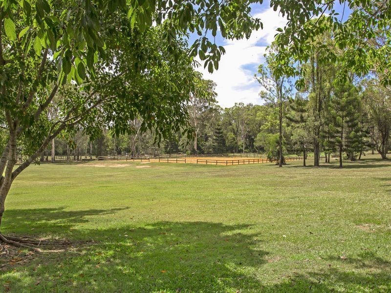 7 Drysdale Crescent, Brookfield QLD 4069